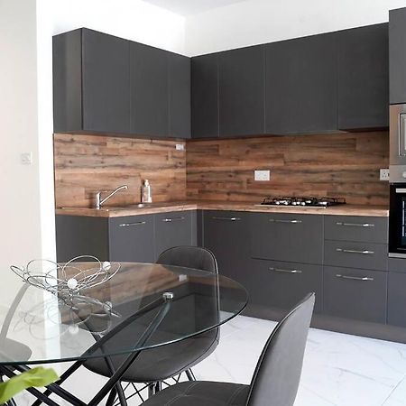 Luxurious Apartment Next To The Sea Gzira Exteriér fotografie